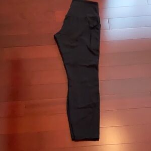 Black Align 25” leggings with pockets